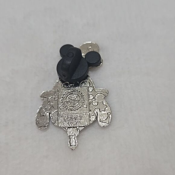 Disney Goofy Pin - Picture 3 of 4